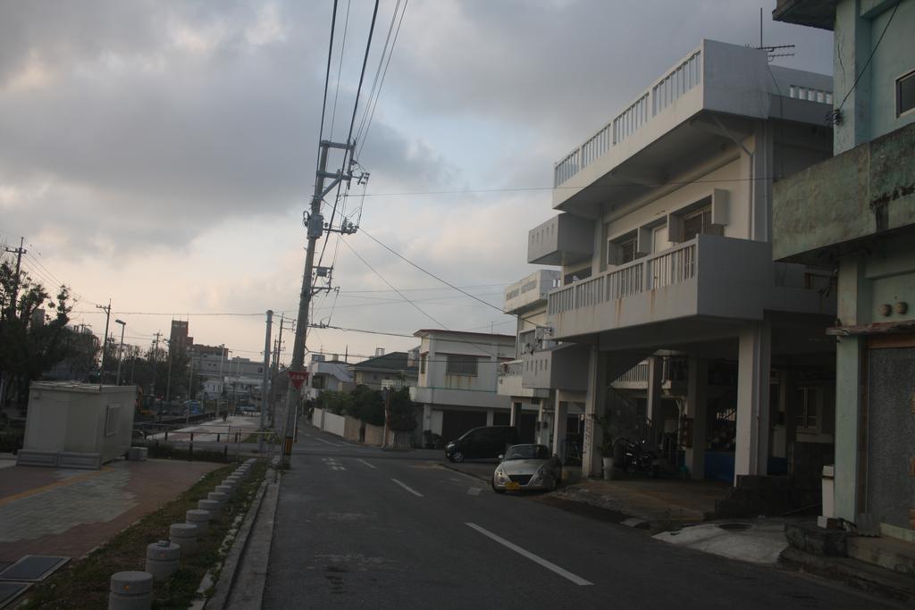Koza Share House Hotel Okinawa Exterior photo