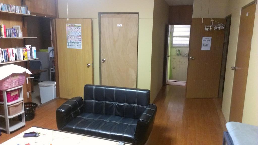Koza Share House Hotel Okinawa Exterior photo