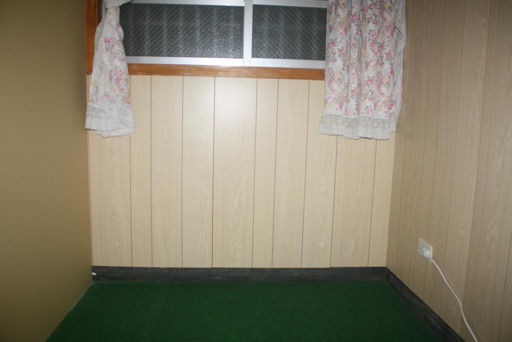 Koza Share House Hotel Okinawa Exterior photo